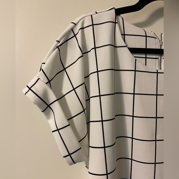 Melloday Top with zipper detail - Picture 3 of 5